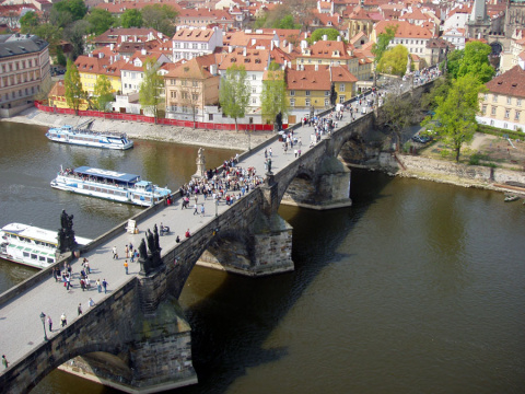 b_480_360_16777215_00_images_tours_06-prague-river-1.jpg